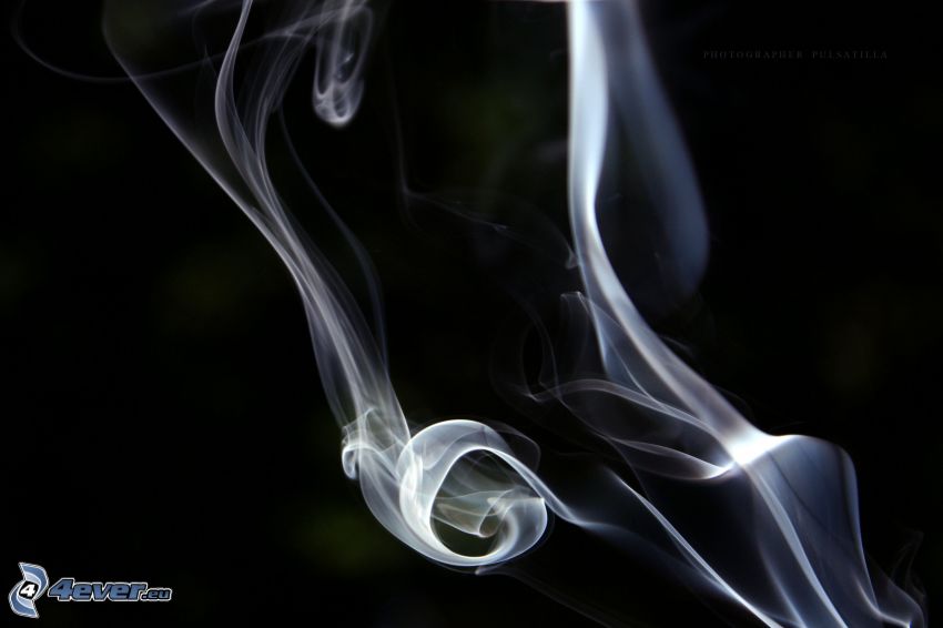 Rauch, weiße Linien