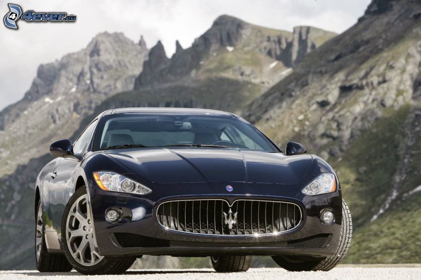 Maserati GranTurismo, felsige Berge