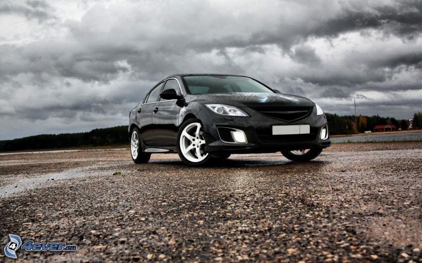 Mazda 6, dunkle Wolken