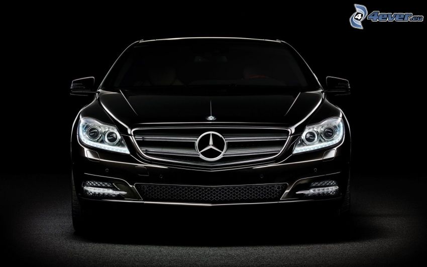 Mercedes-Benz, schwarzem Hintergrund
