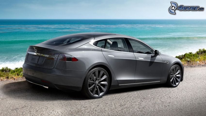 Tesla Model S, elektrisches Auto, Blick auf dem Meer