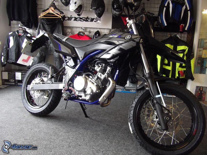 Yamaha WR125, Garage