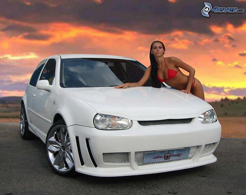 Volkswagen Golf, Miss Tuning, Modell, roter Bikini, orange Himmel