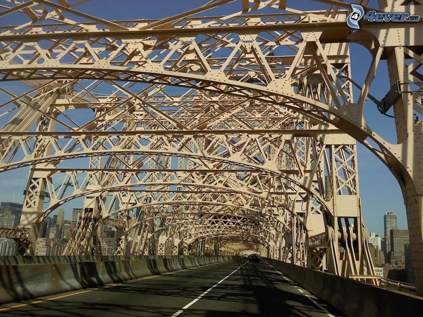 Queensboro bridge, Straße