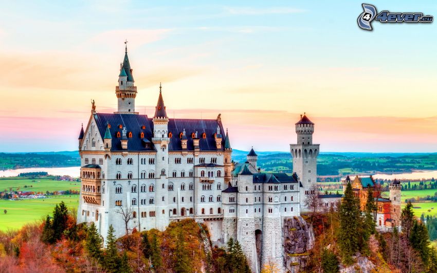 Schloss, Herbstliche Bäume