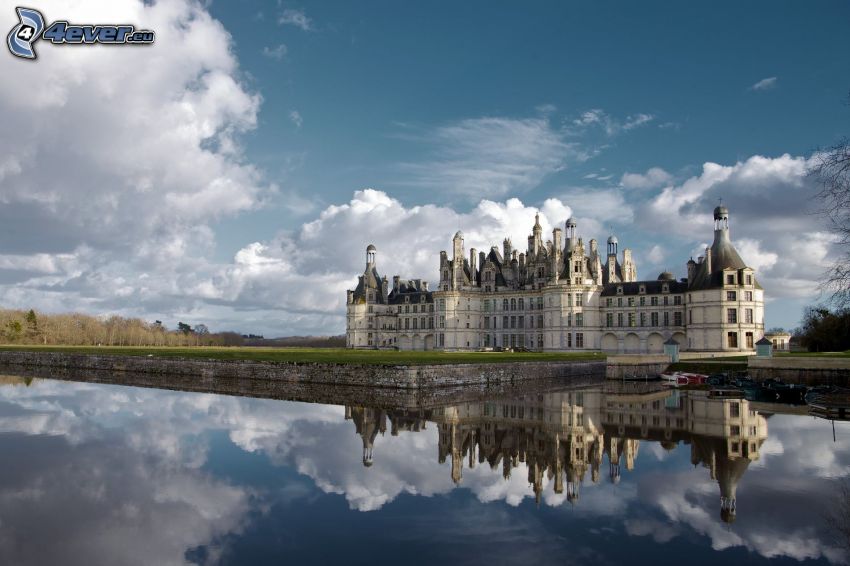 Schloss Chambord, Cosson, Spiegelung, Wolken