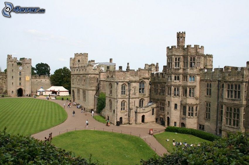 Warwick Castle, Gehweg