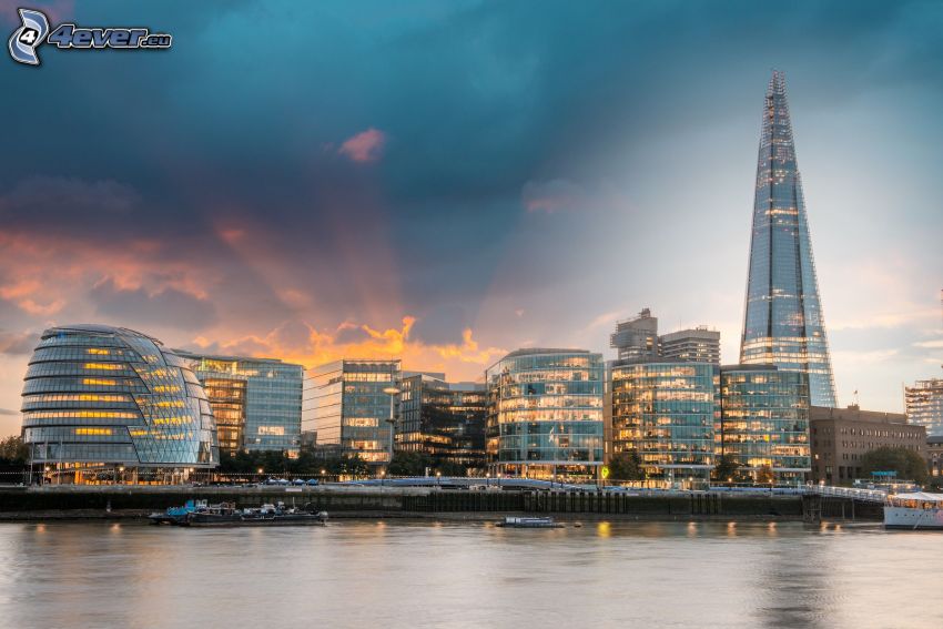 The Shard, London, abendliche Stadt