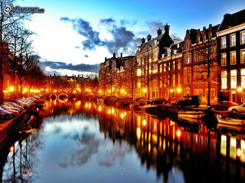 Amsterdam, Kanal, abendliche Stadt, Straßenlampen