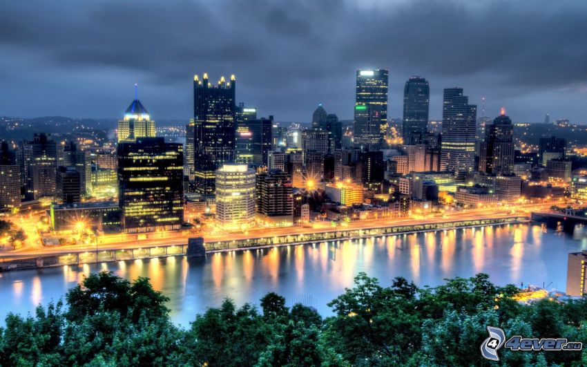 Pittsburgh, abendliche Stadt
