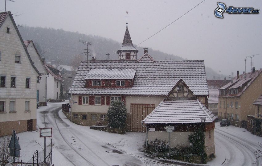 verschneite Häuser, Dorf