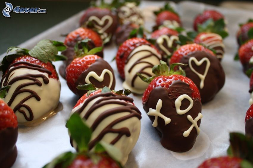 Schokolade überzogene Erdbeeren, Schwarze und weiße Schokolade
