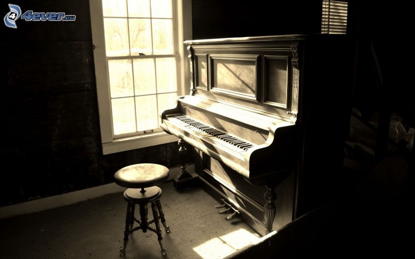 altes Klavier, Fenster