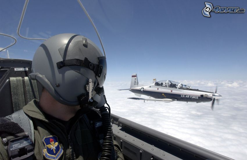 Pilot, Flugzeug, über den Wolken
