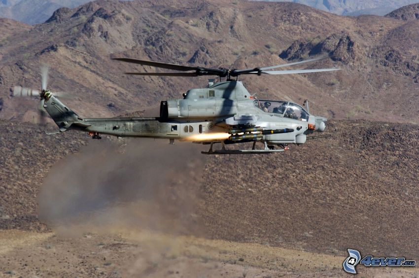 AH-1Z Viper, militärischer Hubschrauber, Berge