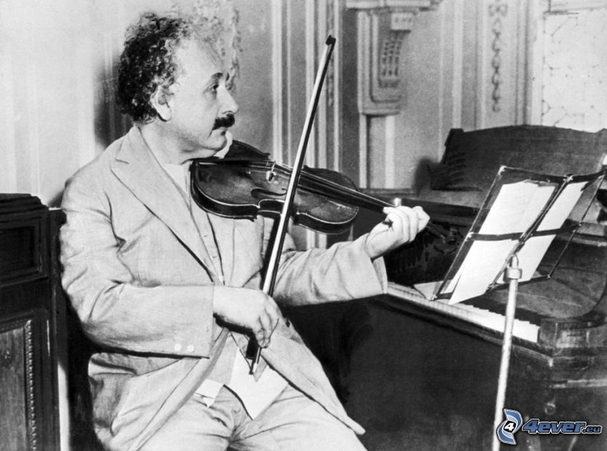 Albert Einstein, Geige spielen, Klavier
