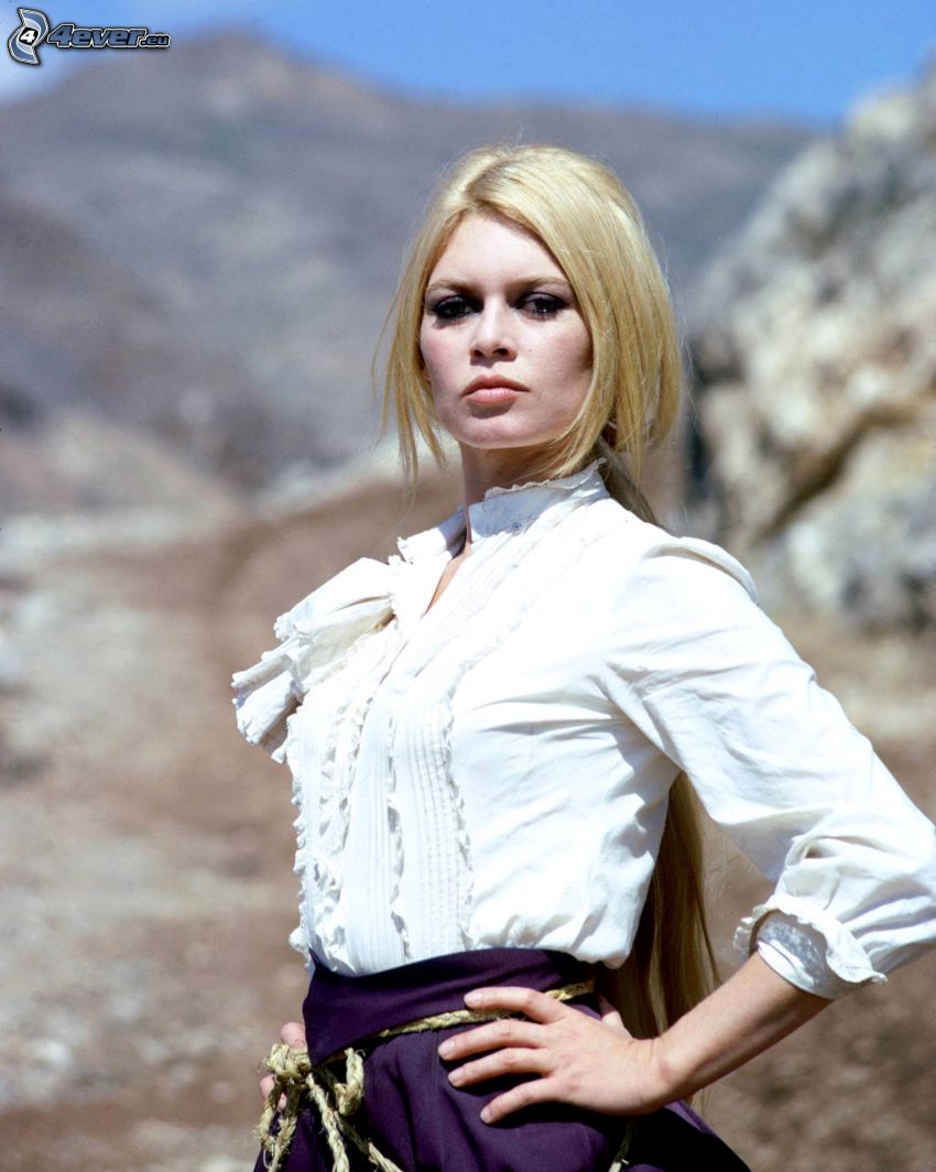 Brigitte Bardot, weißes Hemd