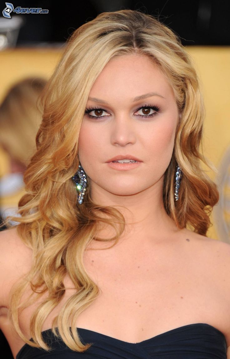 Julia Stiles