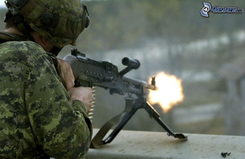 Soldat mit einem Gewehr, Maschinenpistole