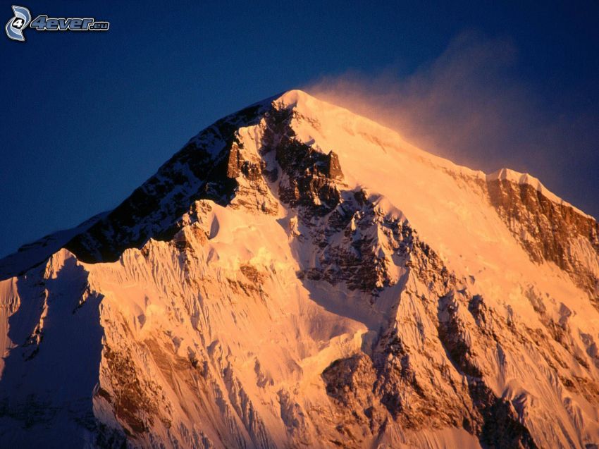 Cho Oyu, verschneiter Berg