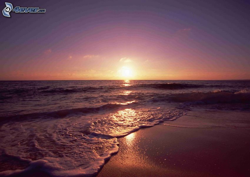 Sonnenuntergang über dem Ozean, Strand