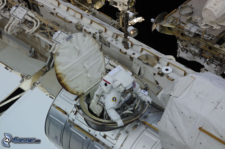 Astronaut auf der ISS, Internationale Raumstation ISS
