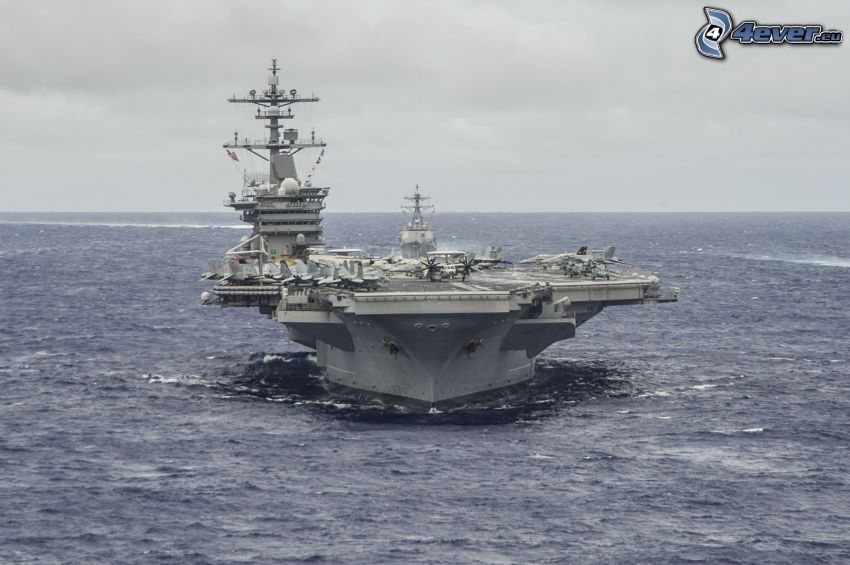 USS George Washington, Flugzeugträger, offenes Meer
