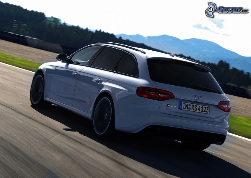 Audi RS4, fart