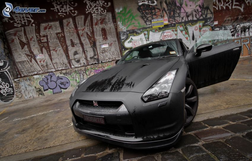 Nissan GTR-R35, graffiti
