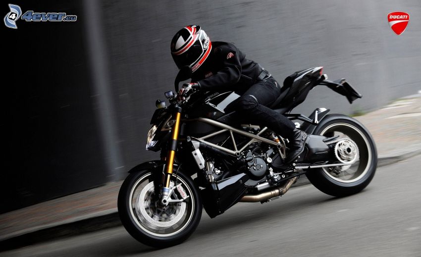 Ducati, motorcykelförare, fart
