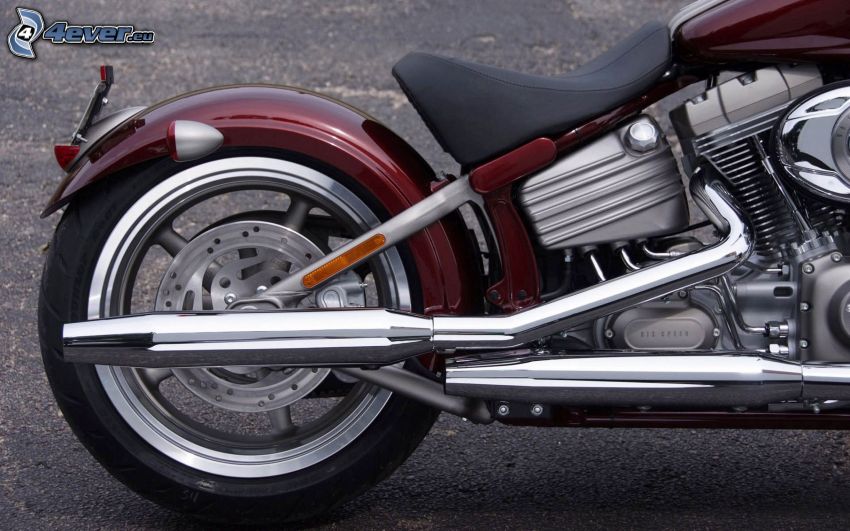 Harley Davidson FXCWC, hjul