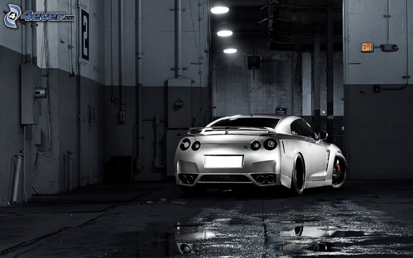 Nissan GTR, svartvitt foto