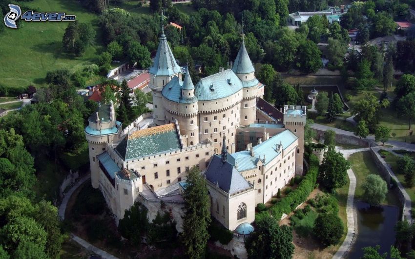 Bojnice slott, Slovakien, träd, flygfoto