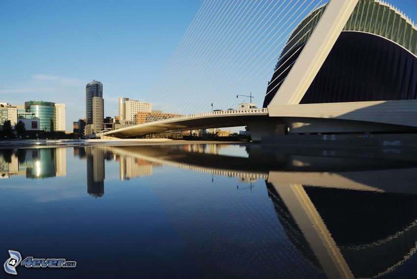 Assut de l'Or Bridge, spegling, skyskrapor