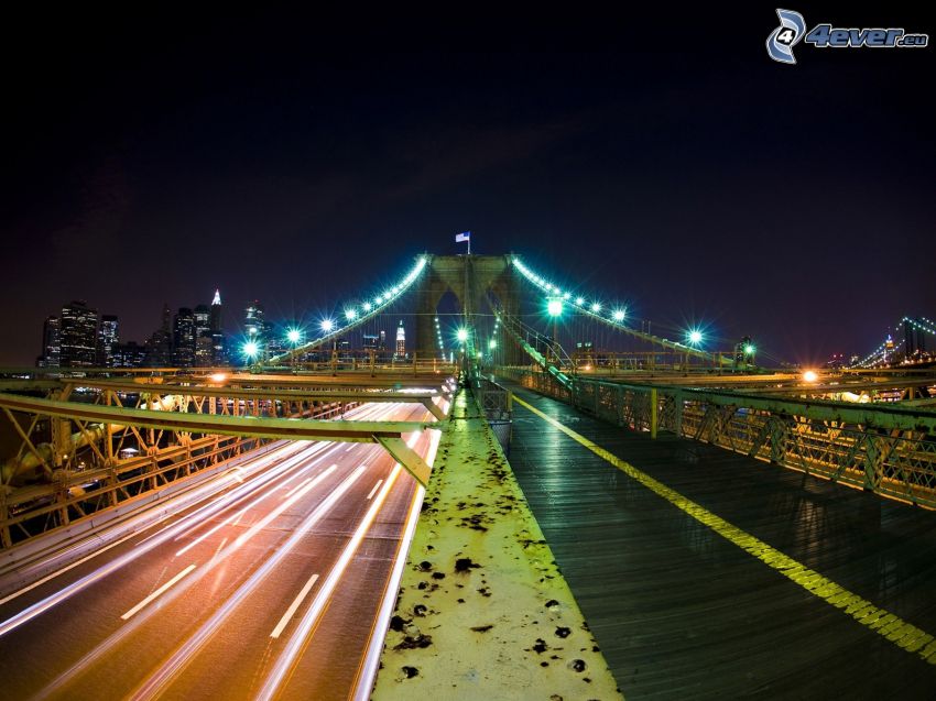 Brooklyn Bridge, upplyst bro