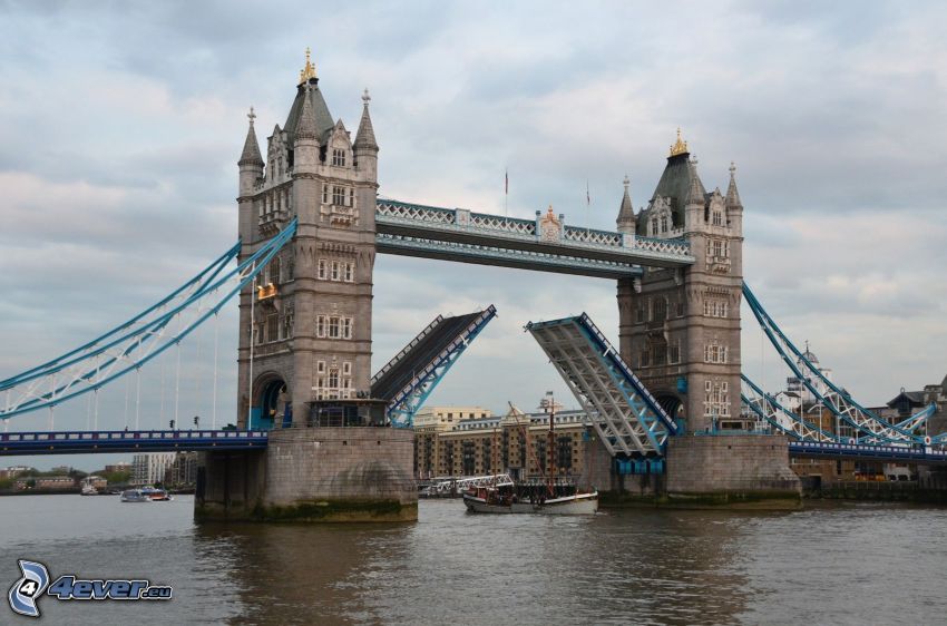 Tower Bridge, turistbåt, Thames