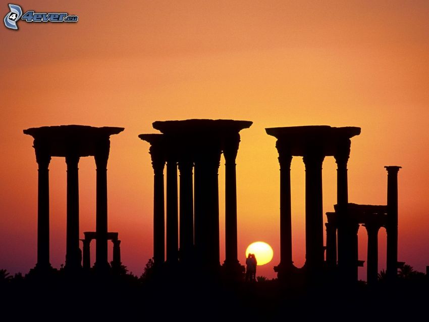 antik byggnad, kolumner, siluetter, solnedgång, par