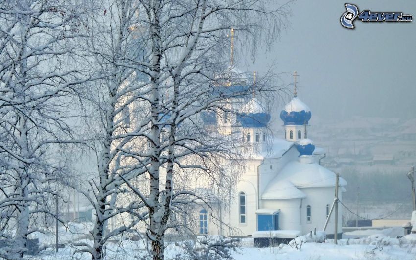 kyrka, snöigt landskap