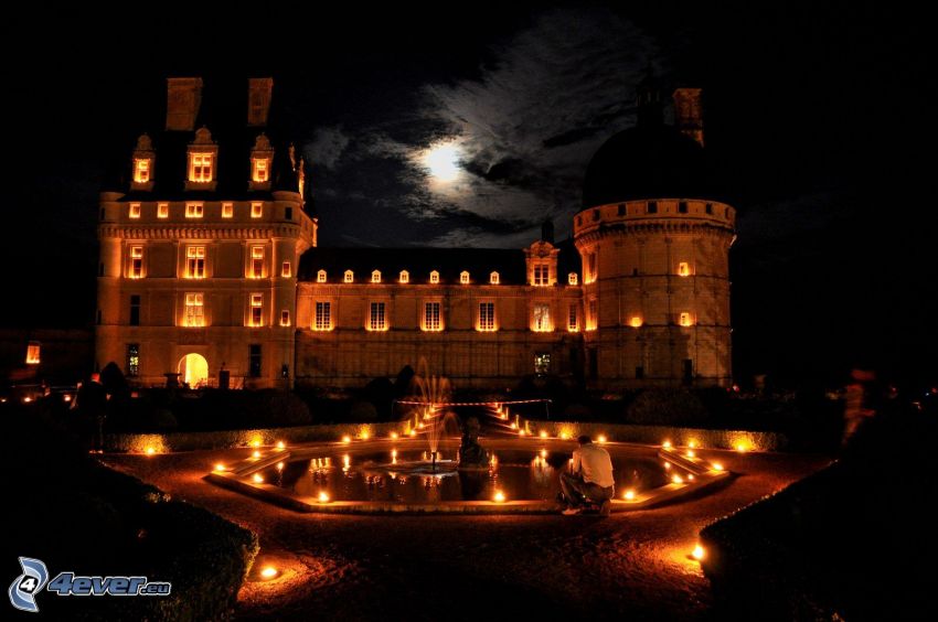 slottet Valençay, natt, fontän
