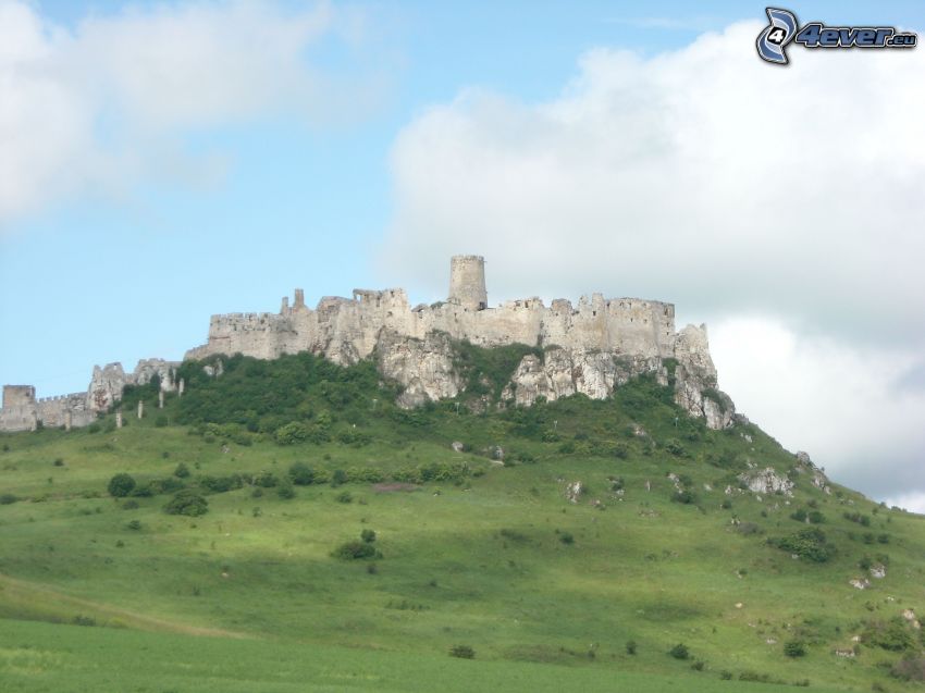 Spiš Castle, Slovakien, moln