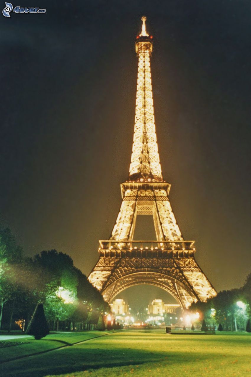 upplysta Eiffeltornet