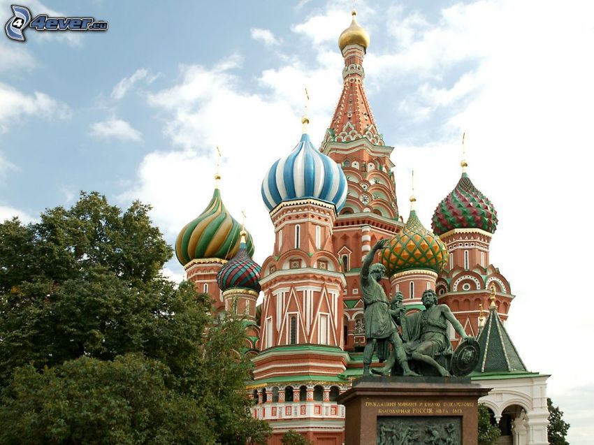 Vasilijkatedralen, staty
