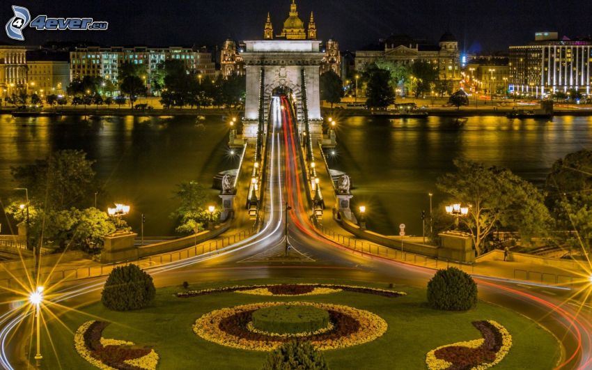 Budapest, bro, rondell på natten, belysning