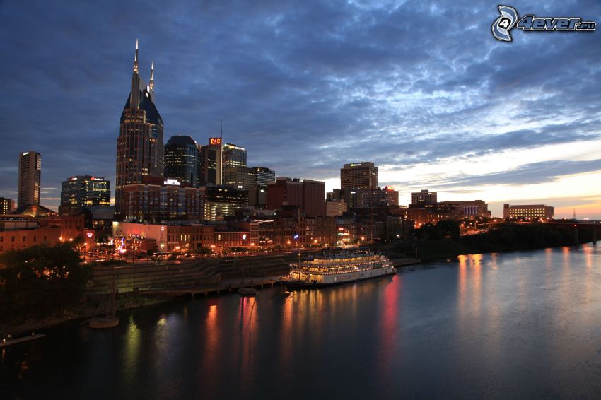 Nashville, kvällsstad, båt