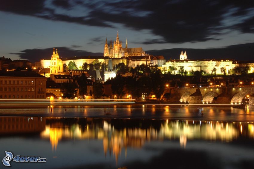 Prag, Prags slott, Karlsbron, Vltava, nattstad