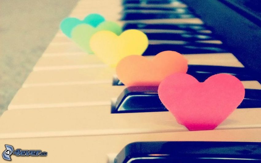 pappershjärta, färgglada hjärtan, piano