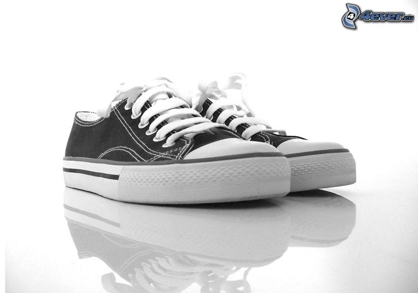 svarta sneakers