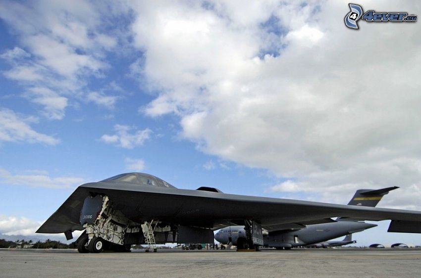 B-2 Spirit, flygplats, moln