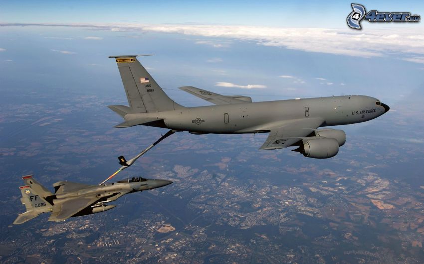 Boeing KC-135 Stratotanker, F-15 Eagle, lufttankning
