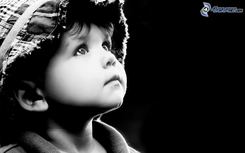 liten pojke, mössa, svartvitt foto